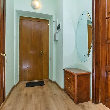 קייב Two Bedroom Apartment On Liuteranska Street מראה חיצוני תמונה